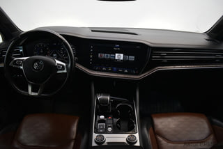 Фото Volkswagen Touareg III с пробегом