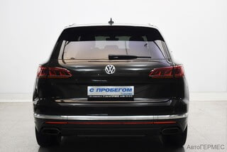 Фото Volkswagen Touareg III с пробегом