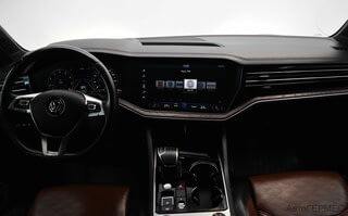 Фото Volkswagen Touareg III с пробегом