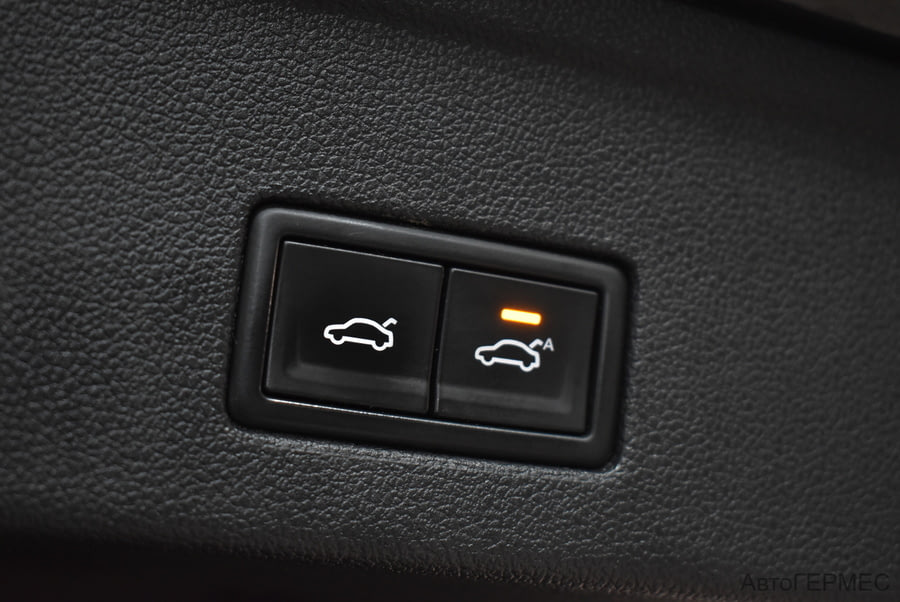 Фото Volkswagen Touareg III с пробегом | №11