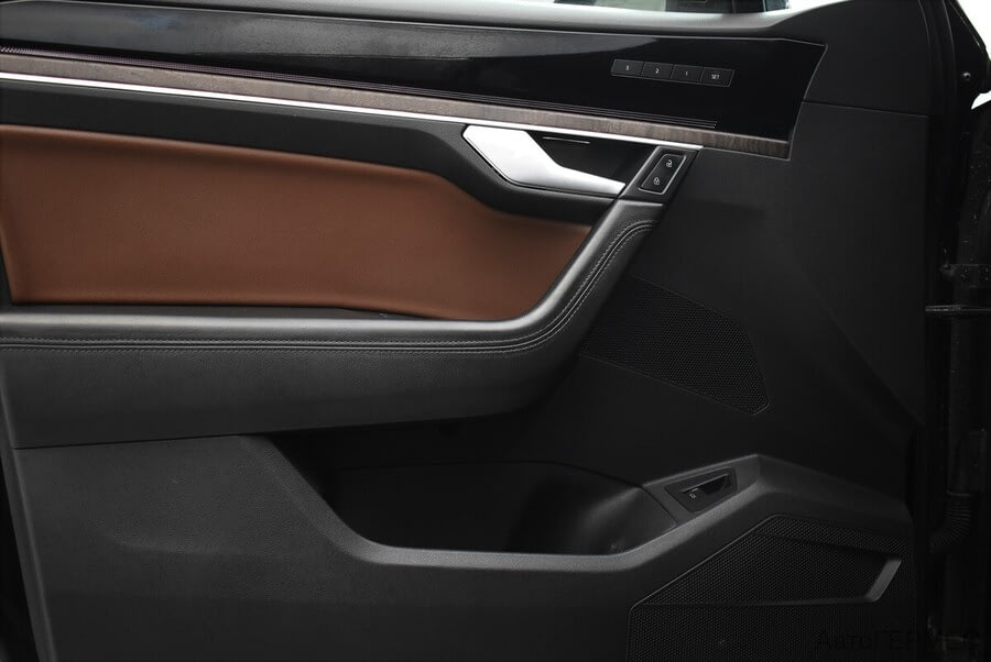 Фото Volkswagen Touareg III с пробегом | №15