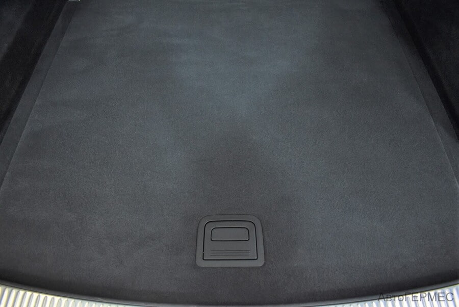 Фото Volkswagen Touareg III с пробегом | №18