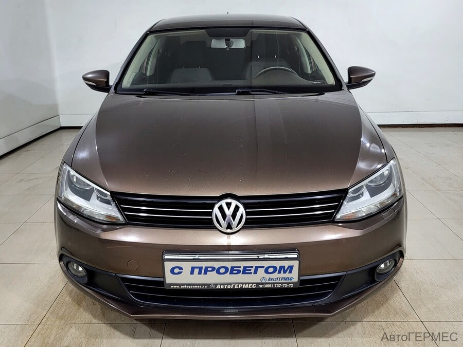 Фото Volkswagen Jetta VI с пробегом | №2