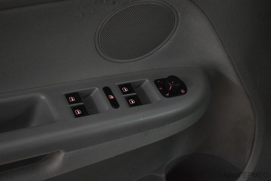 Фото Volkswagen Golf Plus I с пробегом | №8