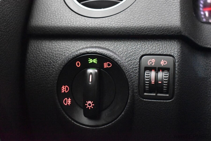 Фото Volkswagen Golf Plus II с пробегом | №9