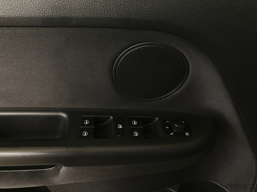 Фото Volkswagen Golf Plus II с пробегом | №10 Фото Volkswagen Golf Plus II с пробегом | №10