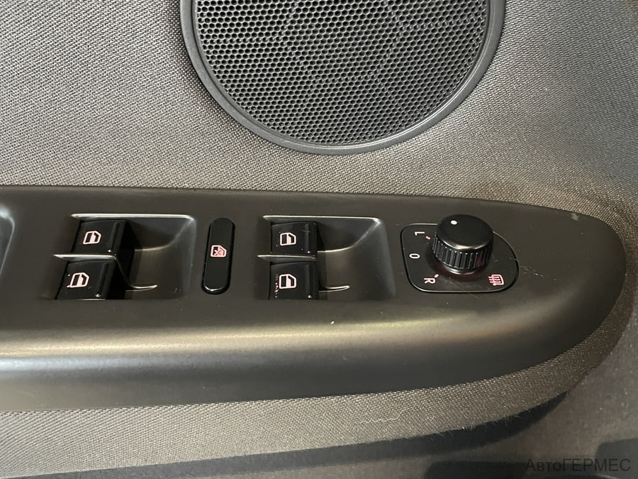 Фото Volkswagen Golf Plus II с пробегом | №9