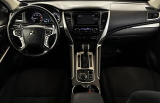 Фото MITSUBISHI Pajero Sport III с пробегом