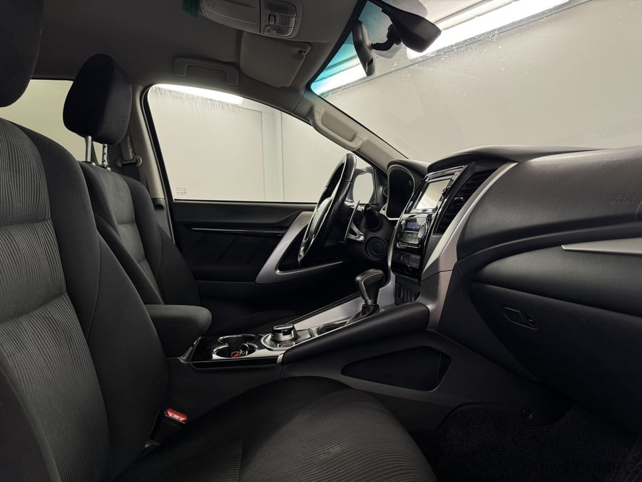 Фото MITSUBISHI Pajero Sport III с пробегом | №12 Фото MITSUBISHI Pajero Sport III с пробегом | №12