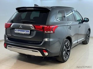 Фото MITSUBISHI Outlander III Рестайлинг 3 с пробегом Фото MITSUBISHI Outlander III Рестайлинг 3 с пробегом