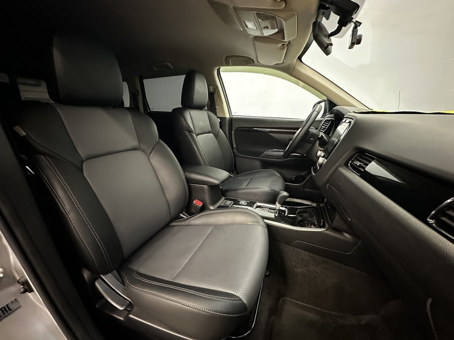 Фото MITSUBISHI Outlander III Рестайлинг 3 с пробегом | №13 Фото MITSUBISHI Outlander III Рестайлинг 3 с пробегом | №13