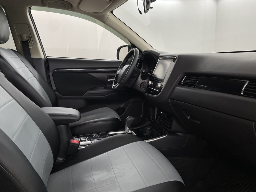 Фото MITSUBISHI Outlander III Рестайлинг 3 с пробегом | №11 Фото MITSUBISHI Outlander III Рестайлинг 3 с пробегом | №11