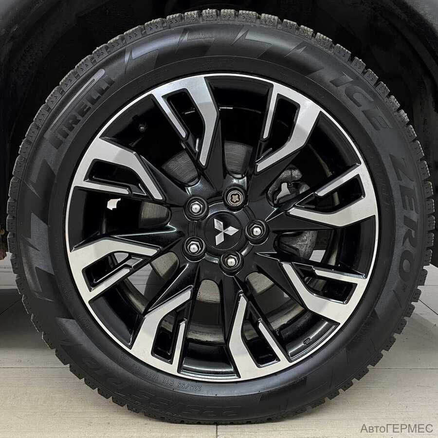 Фото MITSUBISHI Outlander III Рестайлинг 3 с пробегом | №15