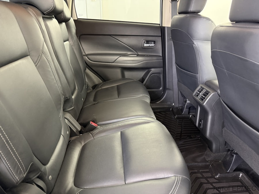 Фото MITSUBISHI Outlander III Рестайлинг 3 с пробегом | №15