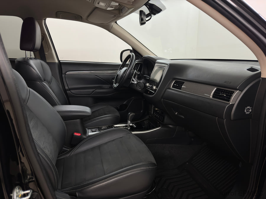 Фото MITSUBISHI Outlander III Рестайлинг 3 с пробегом | №12