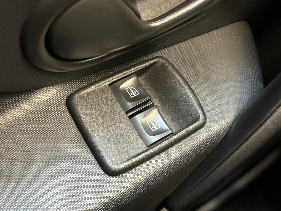 Фото RENAULT Logan II с пробегом | №9 Фото RENAULT Logan II с пробегом | №9