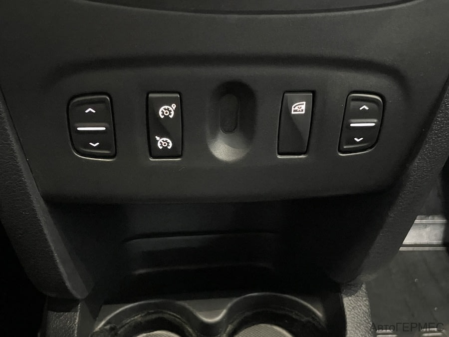 Фото RENAULT Logan II с пробегом | №8