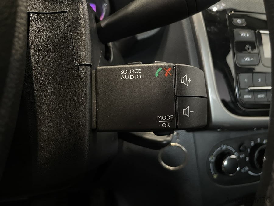 Фото RENAULT Logan II с пробегом | №11