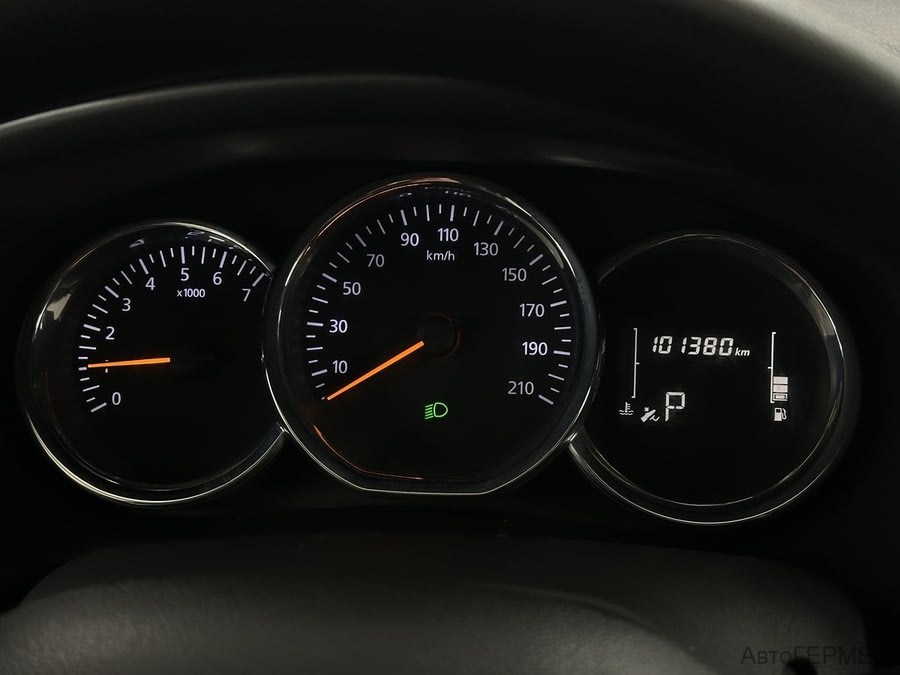 Фото RENAULT Logan II Рестайлинг с пробегом | №6 Фото RENAULT Logan II Рестайлинг с пробегом | №6