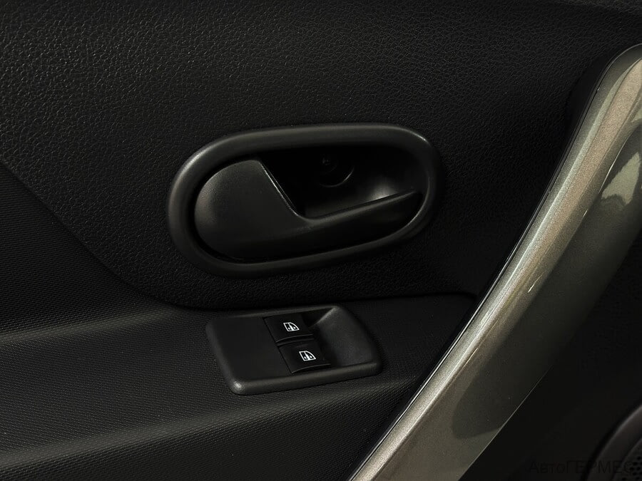 Фото RENAULT Logan II Рестайлинг с пробегом | №8 Фото RENAULT Logan II Рестайлинг с пробегом | №8