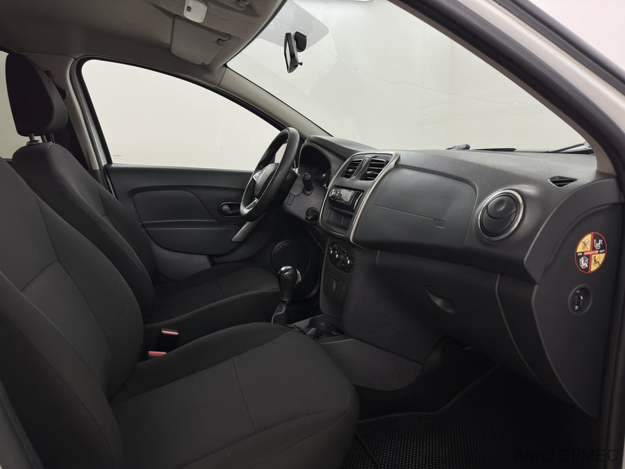 Фото RENAULT Logan II Рестайлинг с пробегом | №9 Фото RENAULT Logan II Рестайлинг с пробегом | №9