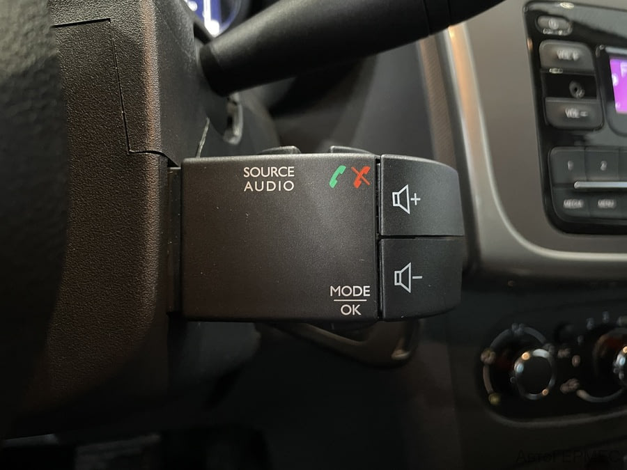 Фото RENAULT Logan II Рестайлинг с пробегом | №9