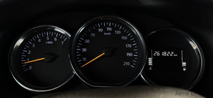 Фото RENAULT Logan II Рестайлинг с пробегом | №6 Фото RENAULT Logan II Рестайлинг с пробегом | №6