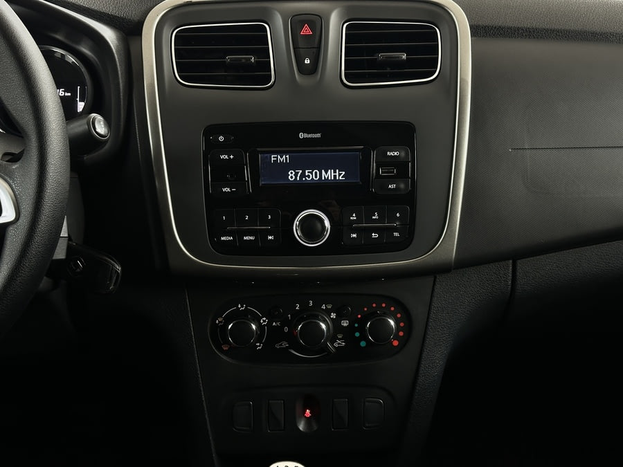 Фото RENAULT Logan II Рестайлинг с пробегом | №7