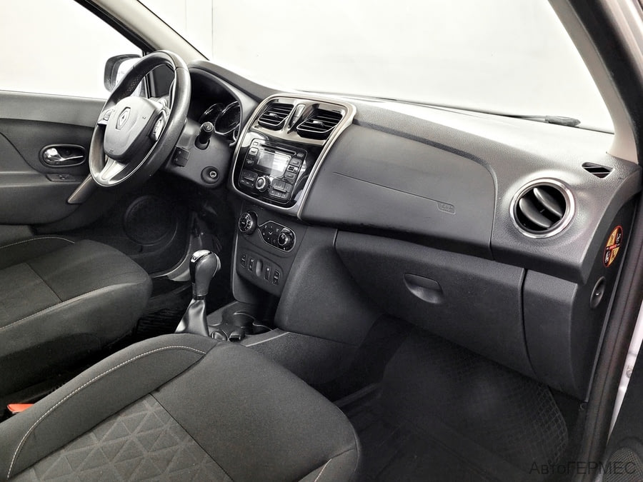 Фото RENAULT Sandero II с пробегом | №12 Фото RENAULT Sandero II с пробегом | №12