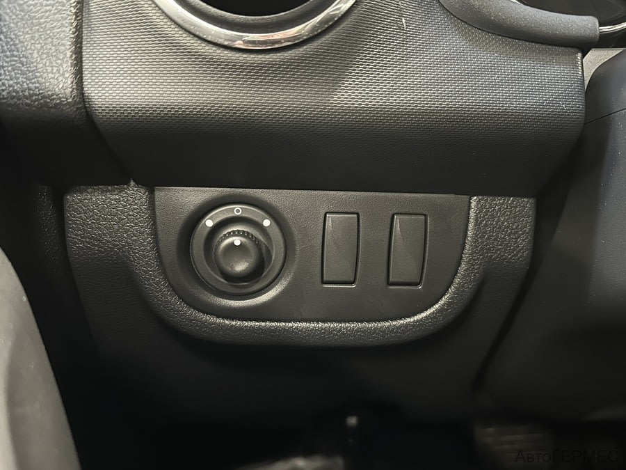 Фото RENAULT Sandero II с пробегом | №9