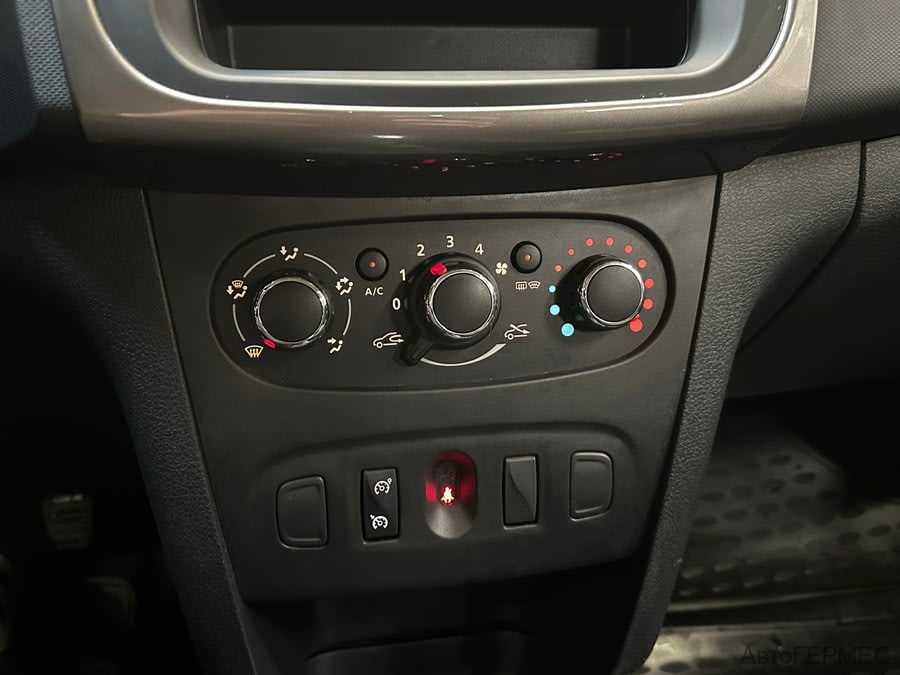 Фото RENAULT Sandero II с пробегом | №7