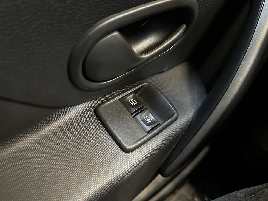 Фото RENAULT Sandero II с пробегом | №10