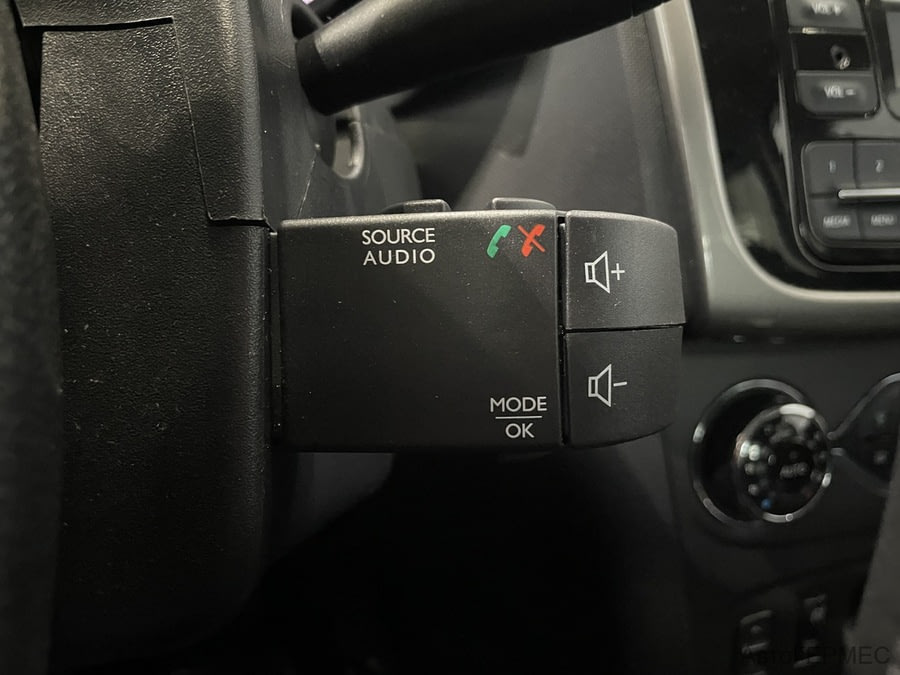 Фото RENAULT Sandero II с пробегом | №10