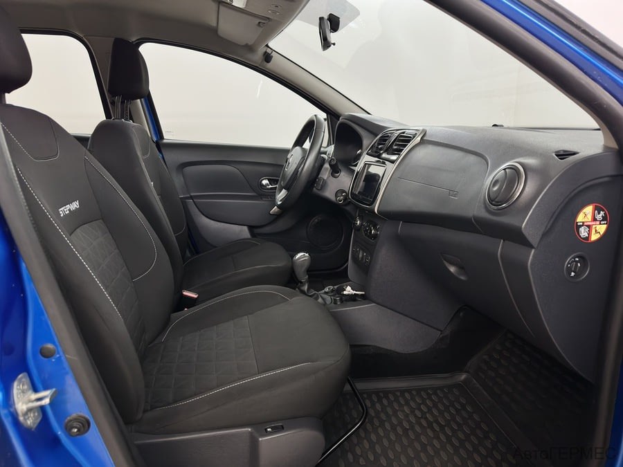 Фото RENAULT Sandero II с пробегом | №10 Фото RENAULT Sandero II с пробегом | №10