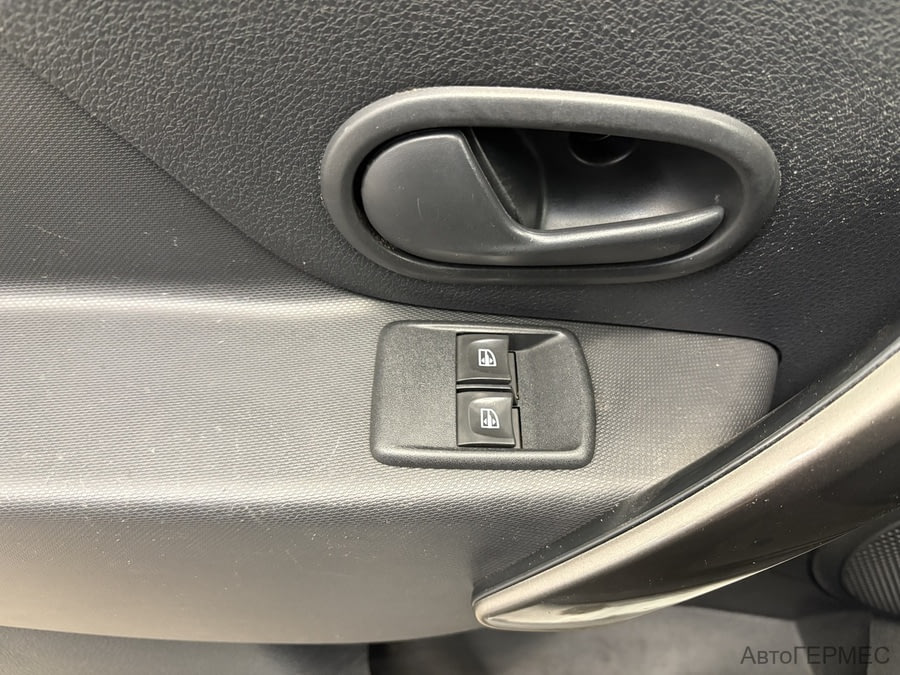 Фото RENAULT Sandero II с пробегом | №8