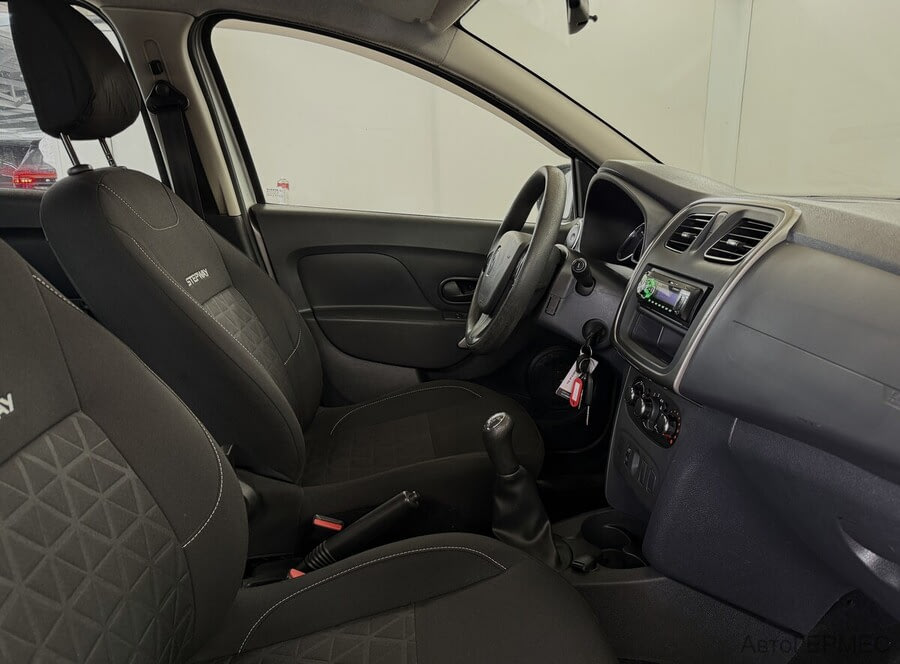 Фото RENAULT Sandero II с пробегом | №10