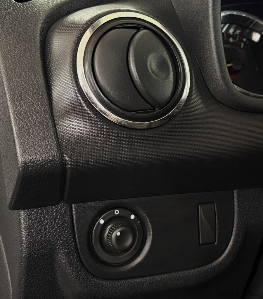 Фото RENAULT Sandero II с пробегом | №8