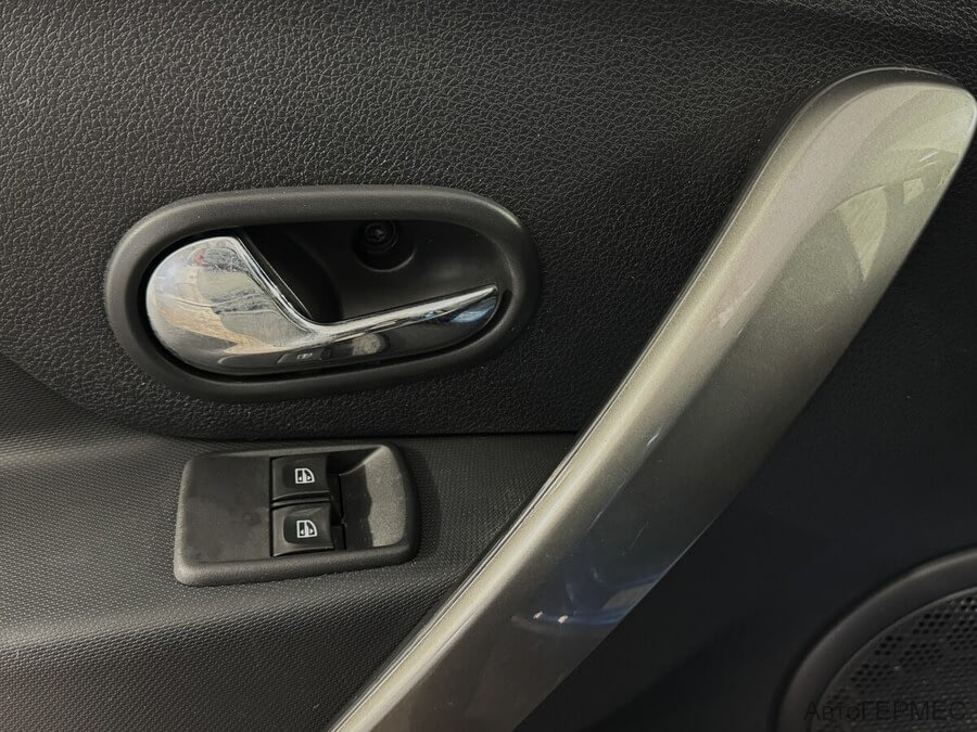 Фото RENAULT Sandero II с пробегом | №10