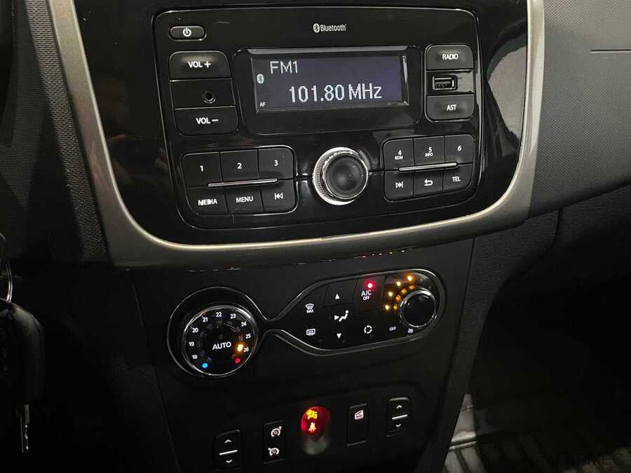 Фото RENAULT Sandero II с пробегом | №7