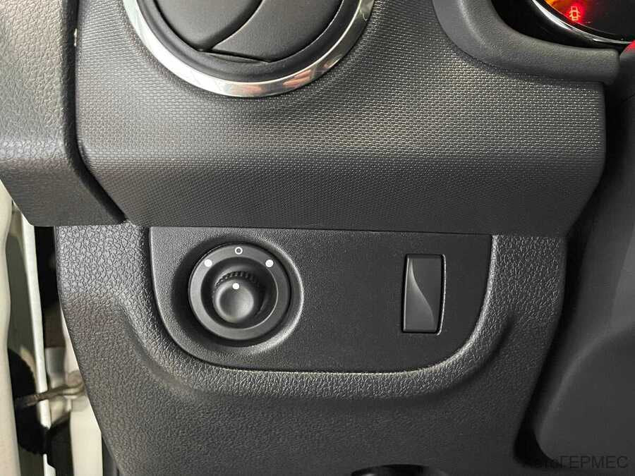 Фото RENAULT Sandero II с пробегом | №9