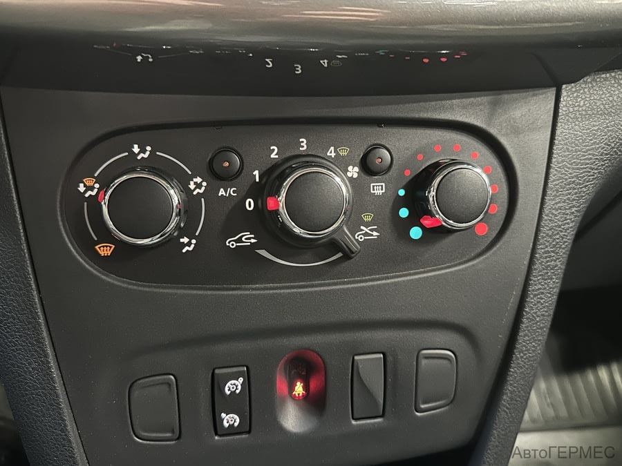 Фото RENAULT Sandero II с пробегом | №7