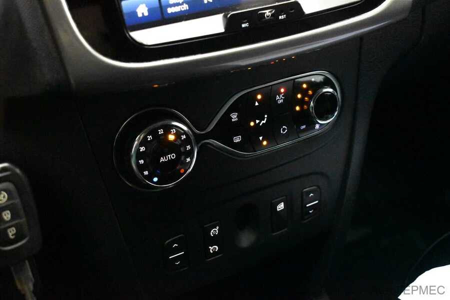 Фото RENAULT Sandero II с пробегом | №8 Фото RENAULT Sandero II с пробегом | №8