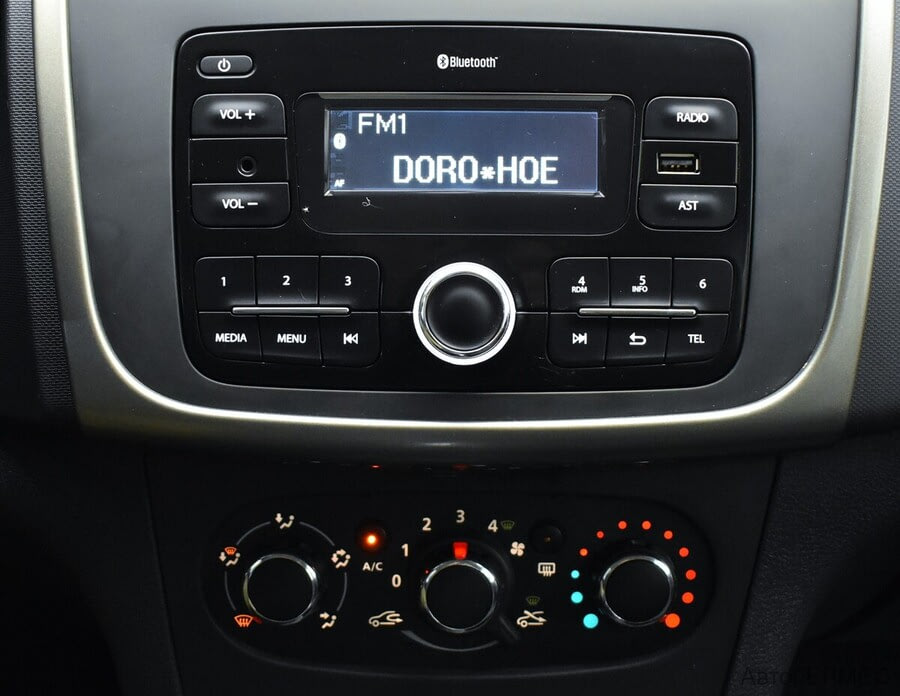 Фото RENAULT Sandero II Рестайлинг с пробегом | №7