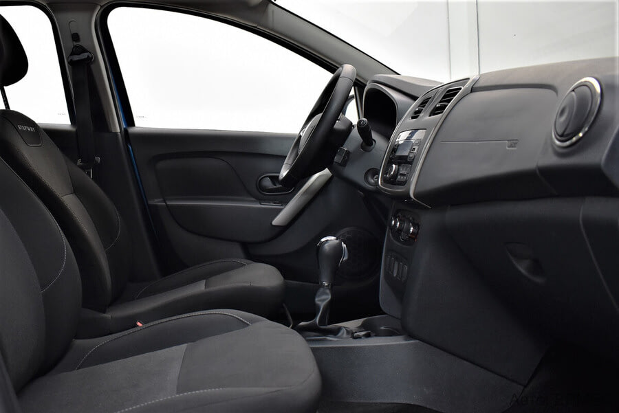 Фото RENAULT Sandero II Рестайлинг с пробегом | №9