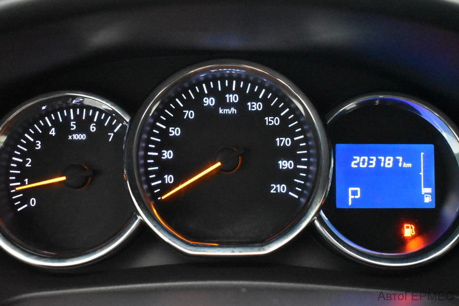 Фото RENAULT Sandero II Рестайлинг с пробегом | №6