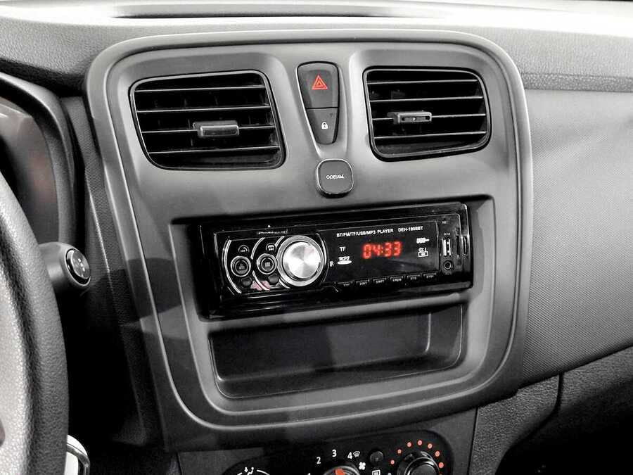 Фото RENAULT Sandero II Рестайлинг с пробегом | №7 Фото RENAULT Sandero II Рестайлинг с пробегом | №7