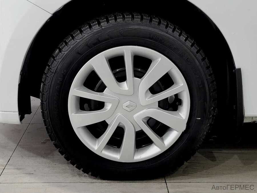 Фото RENAULT Sandero II Рестайлинг с пробегом | №14 Фото RENAULT Sandero II Рестайлинг с пробегом | №14