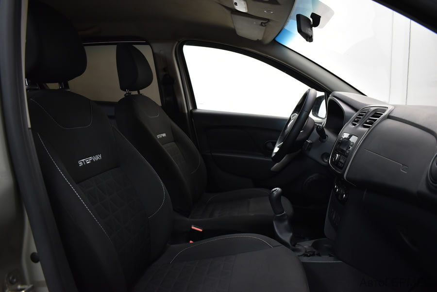 Фото RENAULT Sandero II Рестайлинг с пробегом | №10