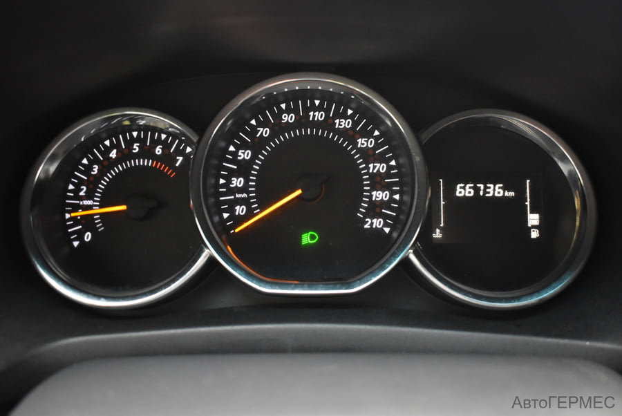 Фото RENAULT Sandero II Рестайлинг с пробегом | №6