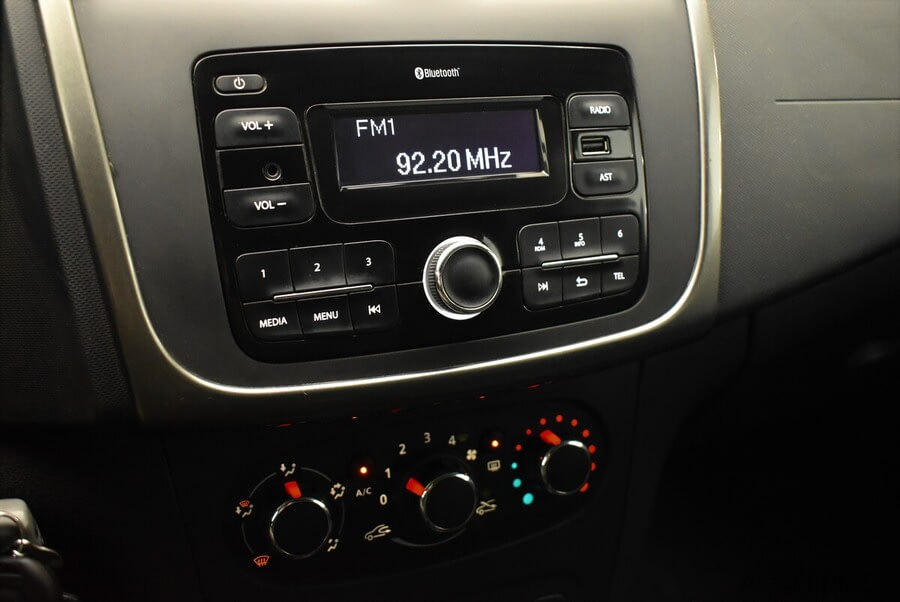 Фото RENAULT Sandero II Рестайлинг с пробегом | №7